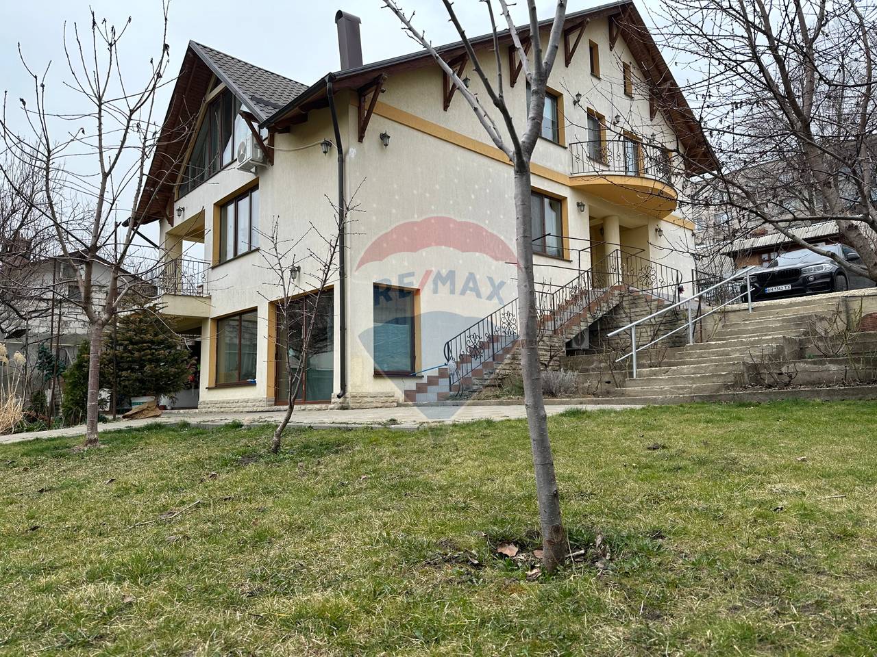 Продажа 5+ комнатный дом, 297 м², Кишинёв, Буюканы по цене 400 000 EUR |  CasaHub